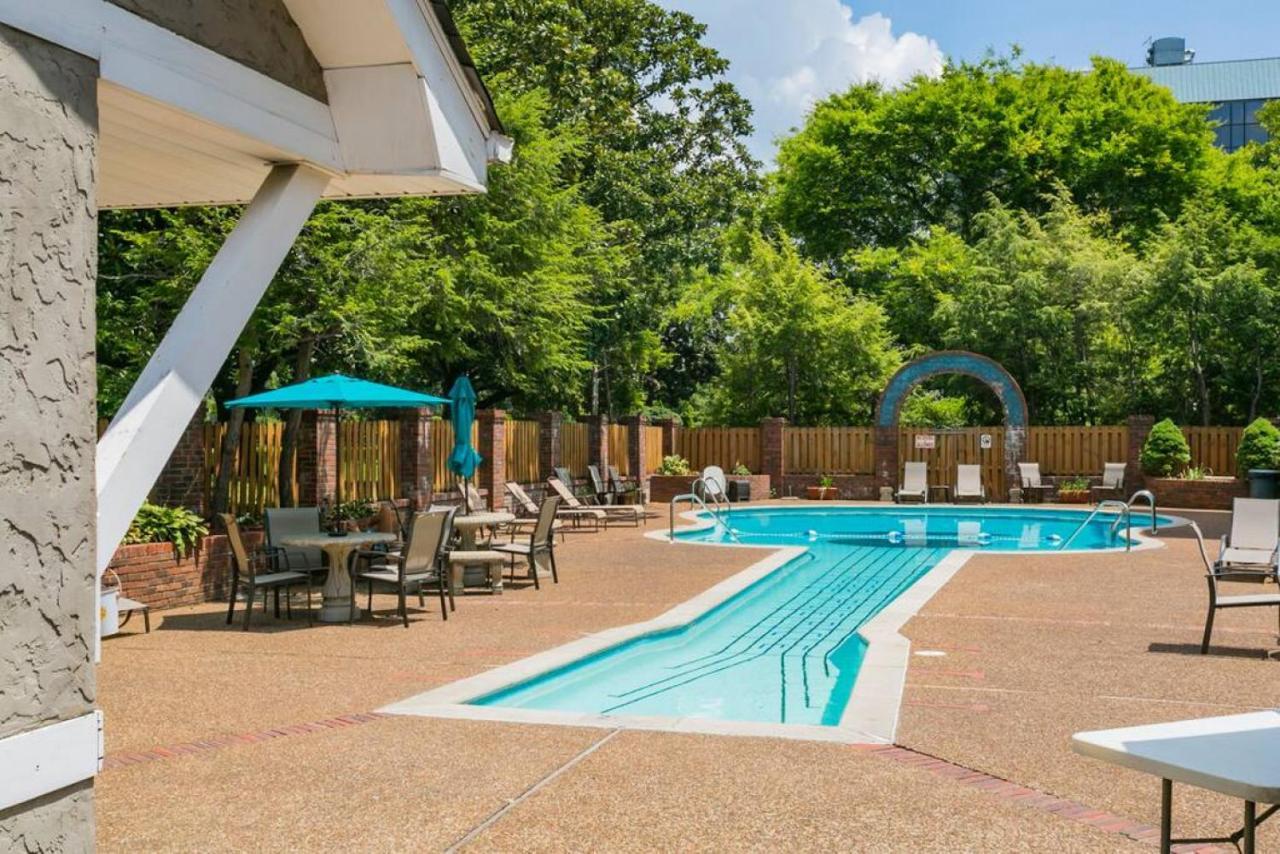 Music Row Retreat - 3 Beds, 1 Bedroom, Pool, Parking Νάσβιλ Εξωτερικό φωτογραφία